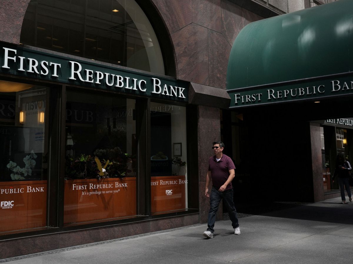 Foto: Una oficina de First Republic Bank en San Francisco. (Reuters/Loren Elliott)