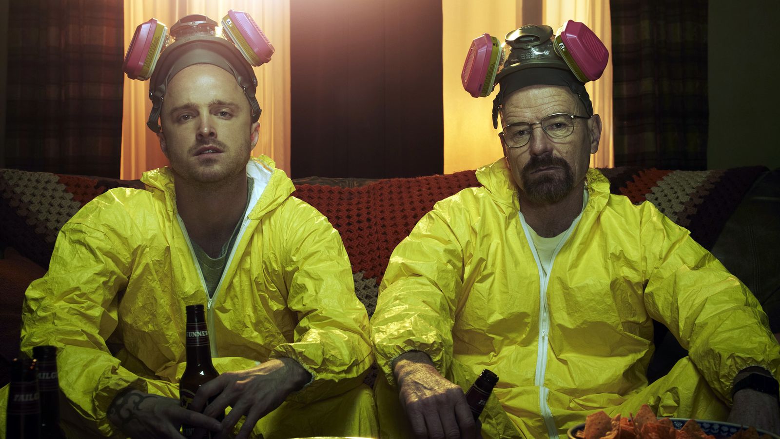 Foto: Aaron Paul y Bryan Cranston en una imagen promocional de 'Breaking Bad'. (AMC)