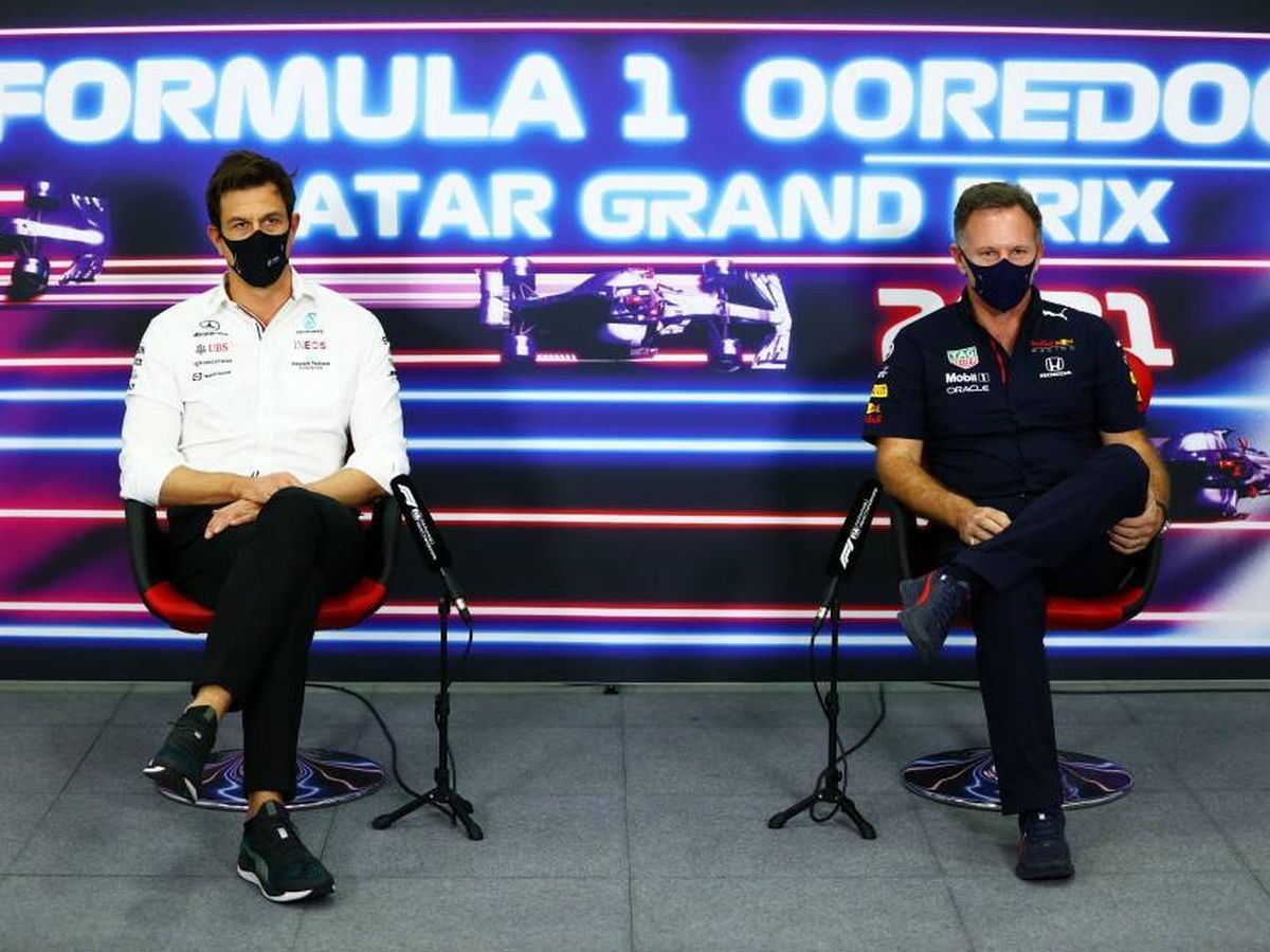 Foto: Toto Wolff y Christian Horner se lanzaron dardos en del GP de Qatar. (F1)