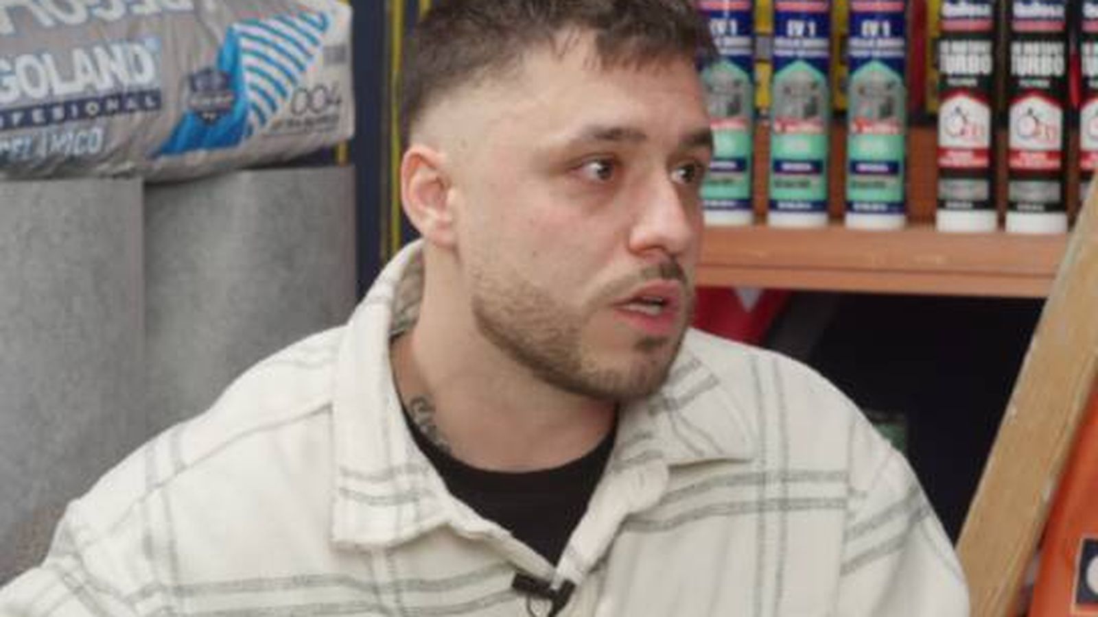 Rubén, fontanero: "Ahora un aprendiz está cobrando 1.400 euros y la diferencia con un oficial son 150 euros"
