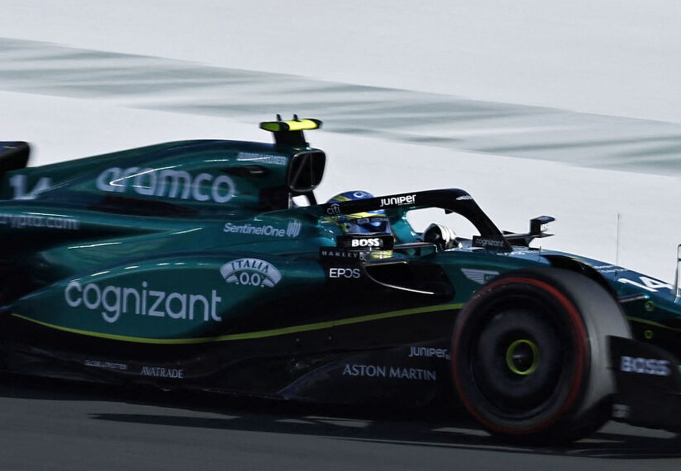 El Aston Martin de Fernando Alonso.(Reuters/Hamad I Mohammed)