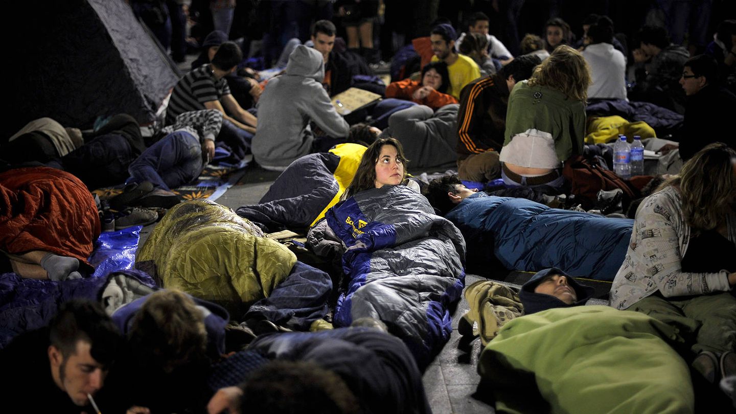 Manifestantes del 15-M duermen en Sol en mayo de 2011. (Getty: David Ramos)