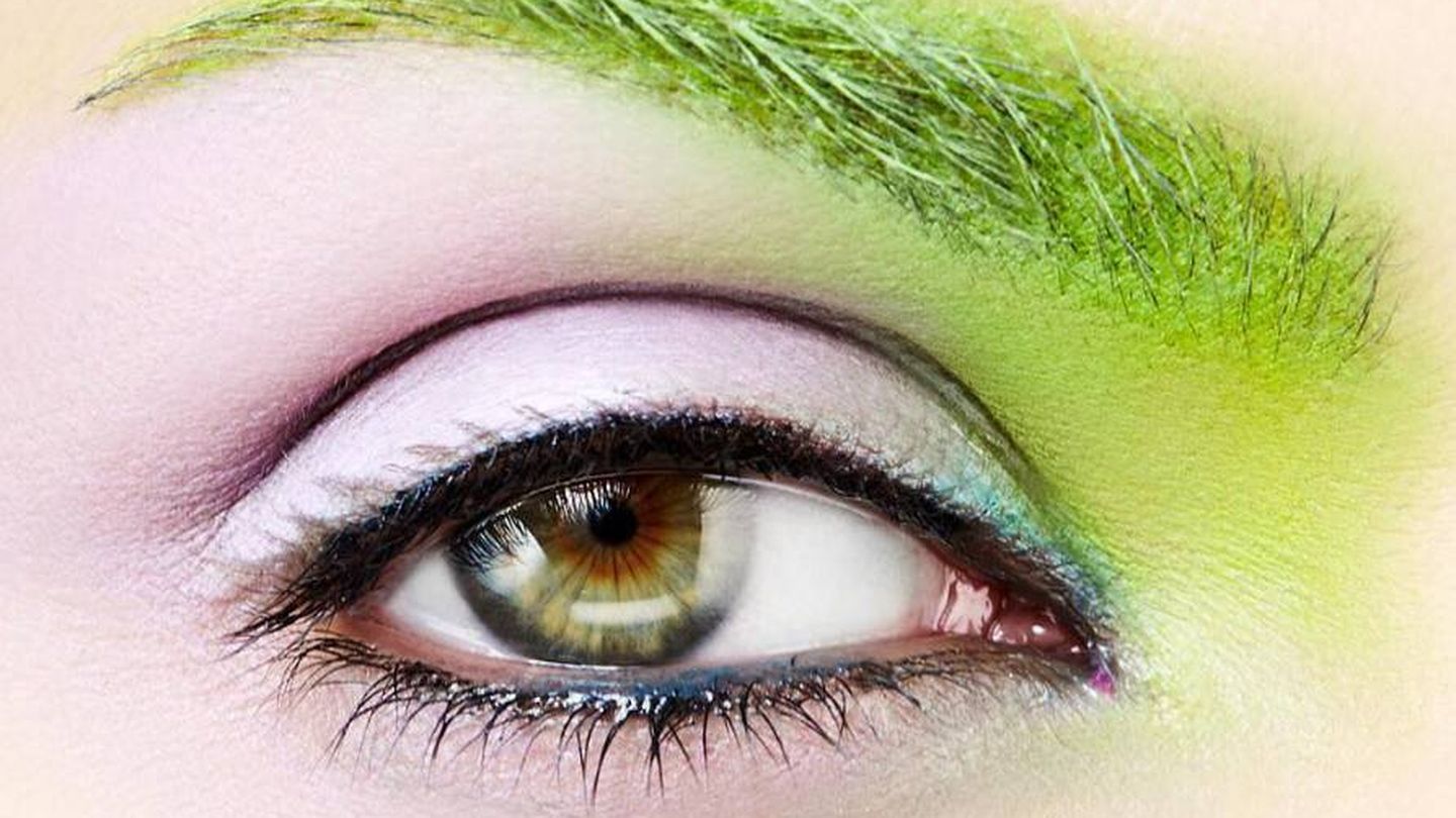 Verde menta para unas cejas de color castaño. (Foto: Instagram)