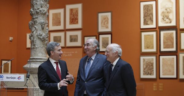 Foto: El consejero delegado de Ibercaja, Víctor Iglesias (i), junto a al presidente Amado Franco (c) y el vicepresidente José Luis Aguirre. (Ibercaja)
