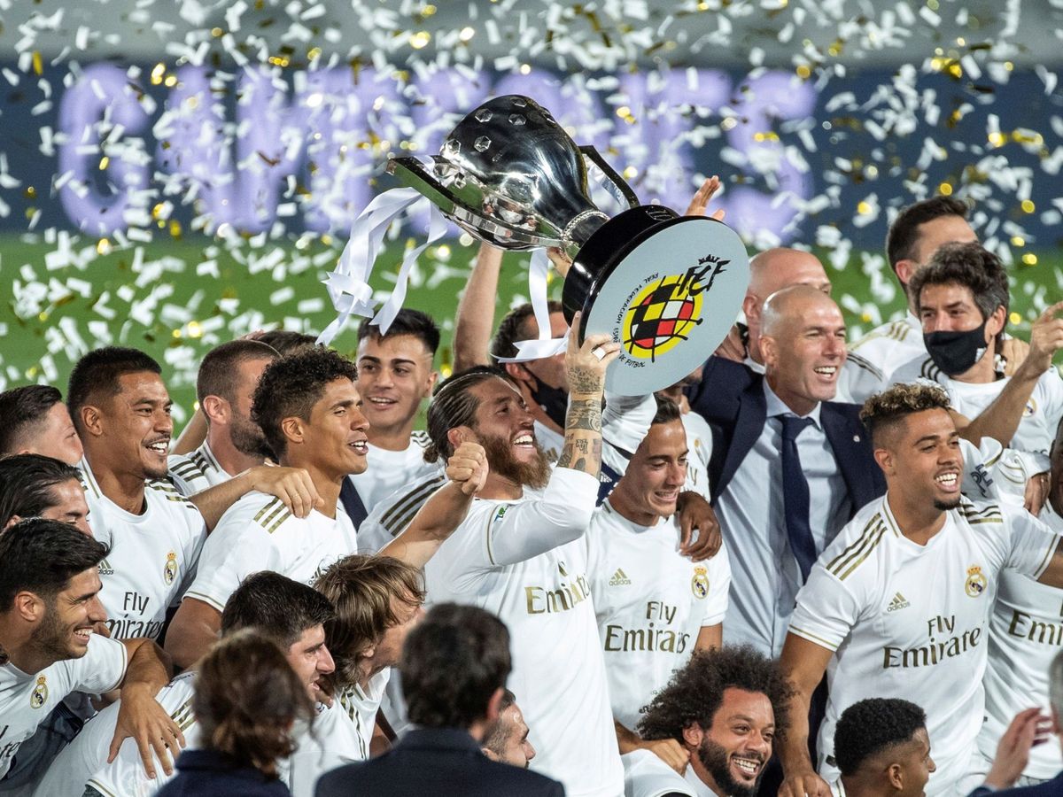 Foto: El Real Madrid celebra el título de liga. (EFE)