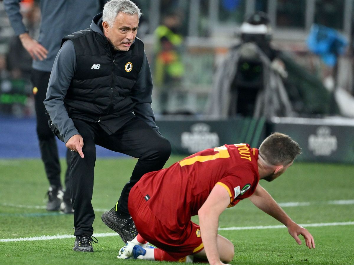 Foto: José Mourinho durante un partido de la AS Roma. (EFE/Ettore Ferrari)