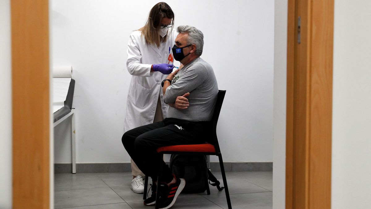 España roza el final de la quinta ola con el descenso de casos y de la presión hospitalaria