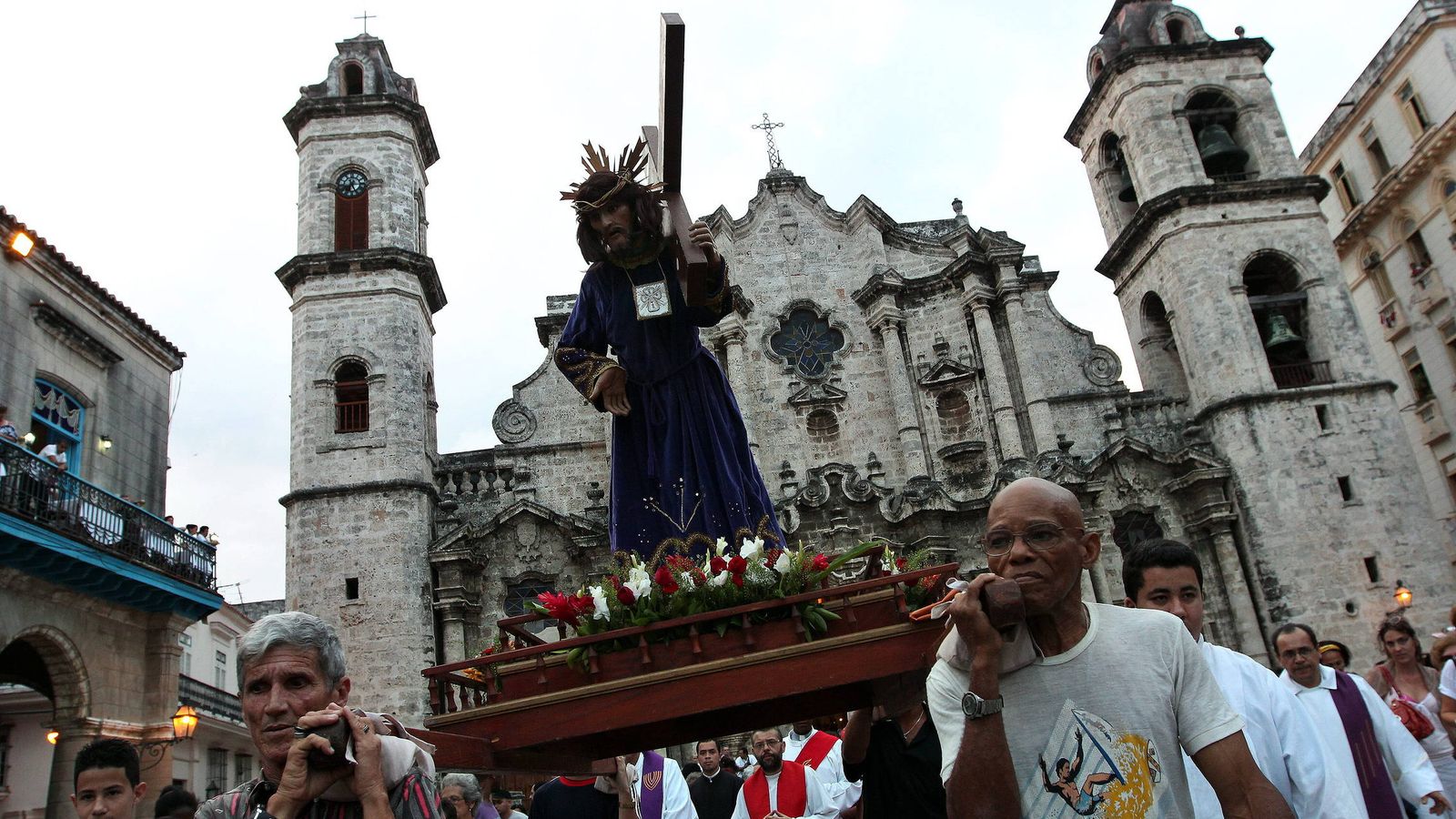 Foto: Procesión del ViaCrucis en La Habana (Efe).