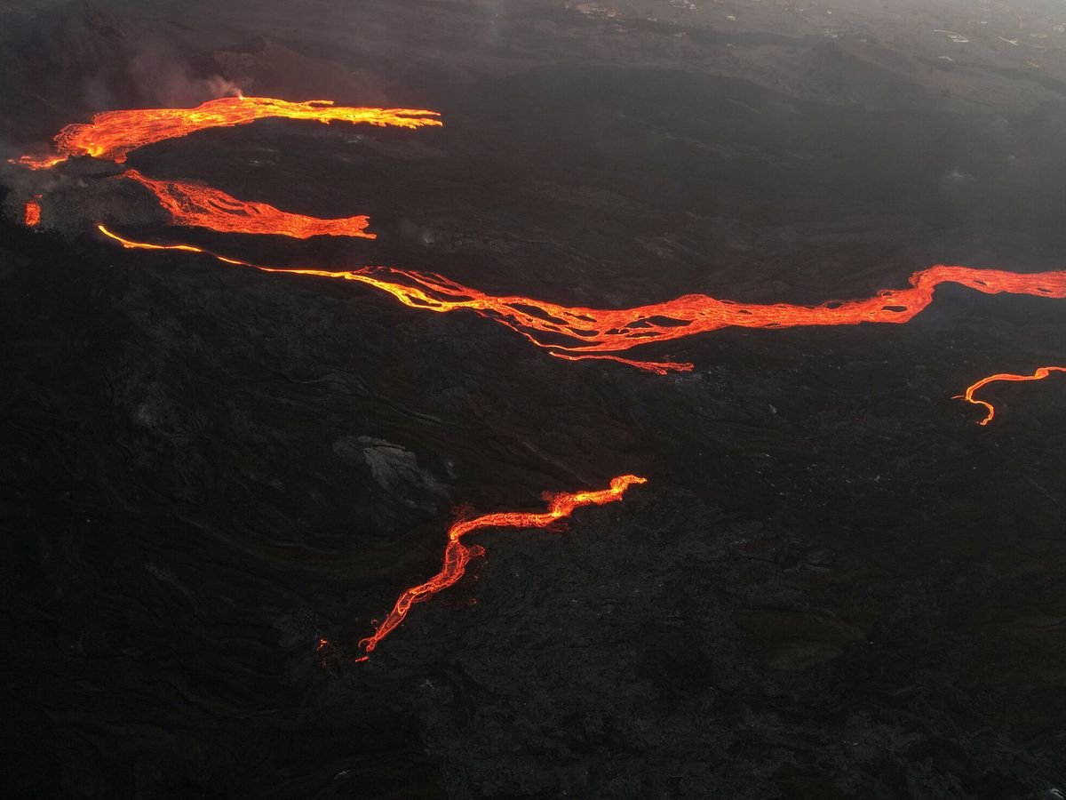 Foto: Volcán de Cumbre Vieja. (Reuters/Borja Suarez)