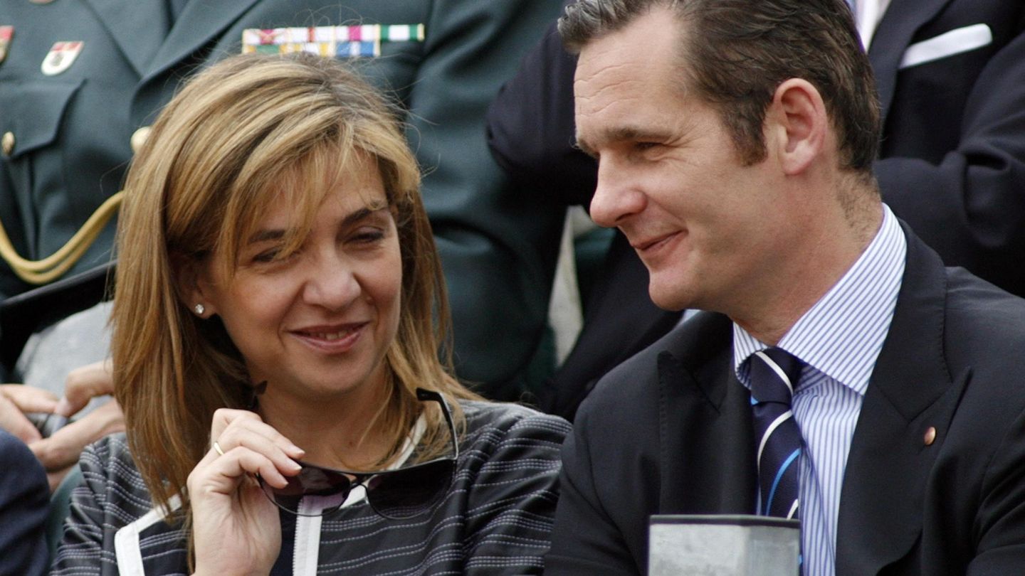 La infanta Cristina y su marido, Iñaki Urdangarin, en el Trofeo Conde de Godó de tenis. (Reuters)