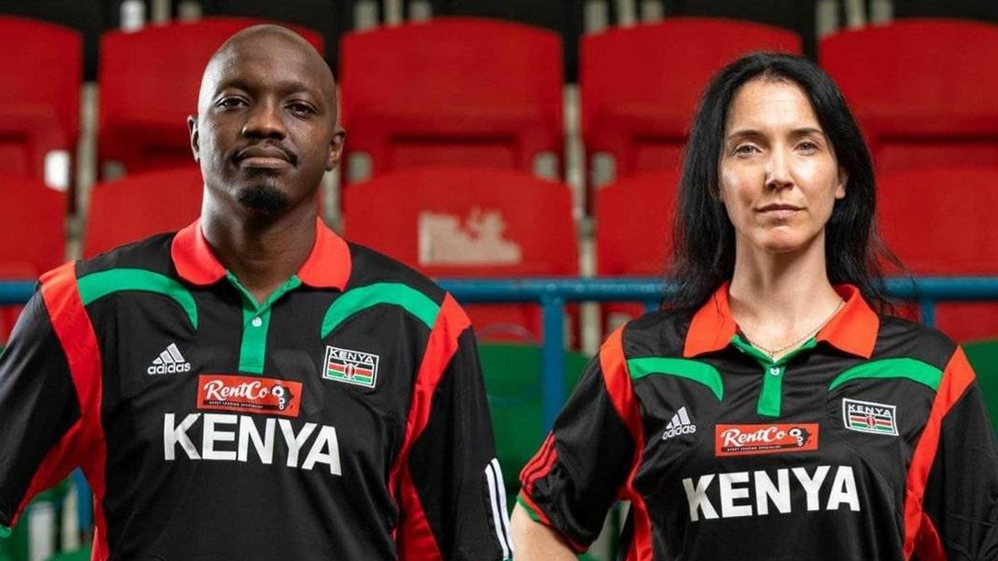 Liz Mills, en un posado promocional de la selección keniata. (@Kenyamorons)