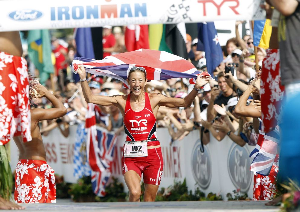 Foto: Chrissie Wellington, tras ganar un campeonato mundial Ironman (EFE)