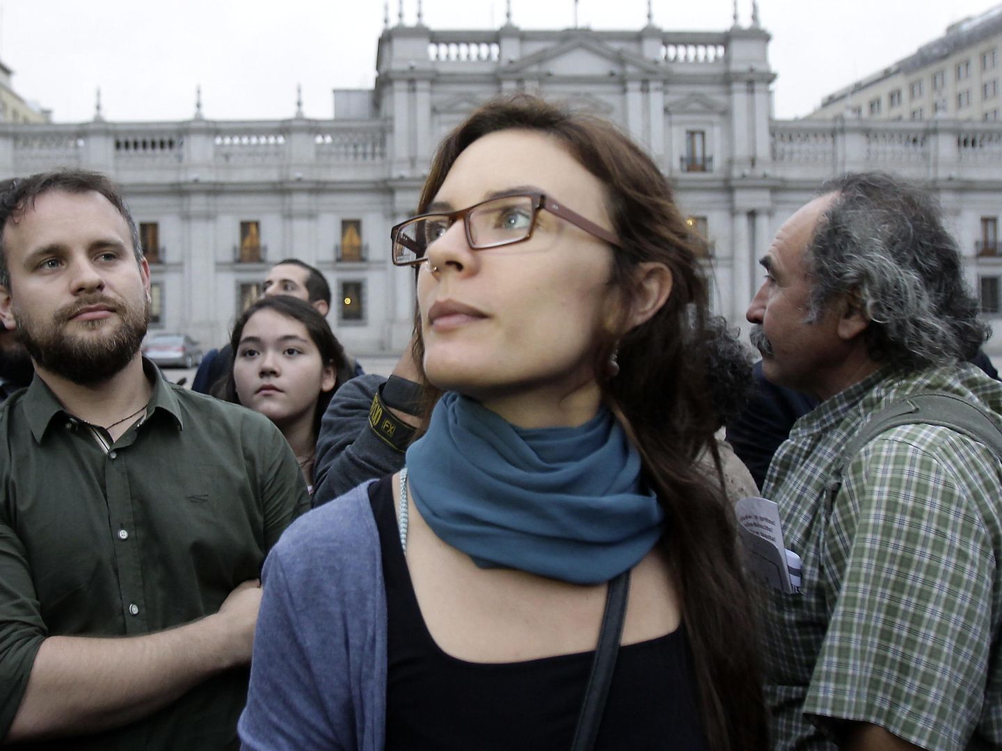 La diputada y exdirigente estudiantil Camila Vallejo durante una protesta para exigir un plebiscito que impulse una nueva Constitución. (EFE)