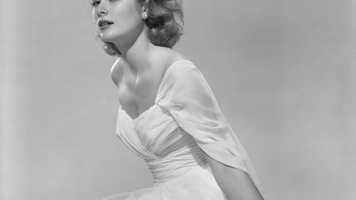 Grace Kelly, más allá de su boda con Rainiero: las veces que se vistió de 'novia'