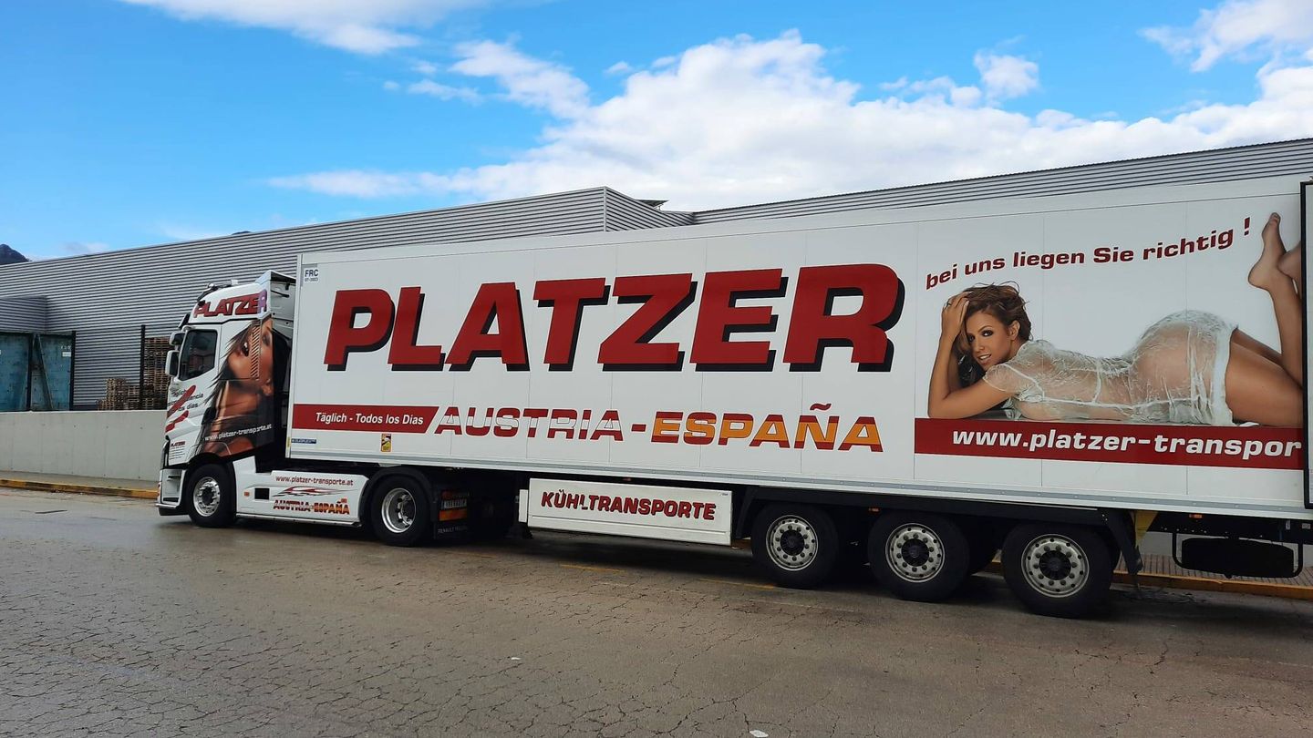 Un camión de transporte de cítricos entre Xeresa y Austria. (V. R.)
