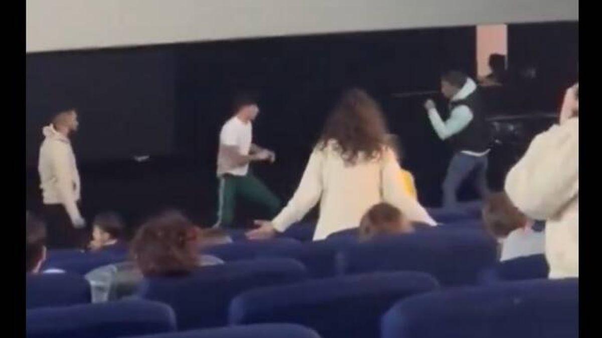 "Ven aquí": el rocambolesco incidente de un boxeador profesional durante una película en un cine español