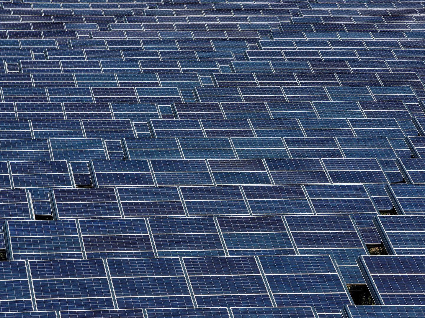 Una planta fotovoltaica. (Reuters/Jean-Paul Pelissier) 