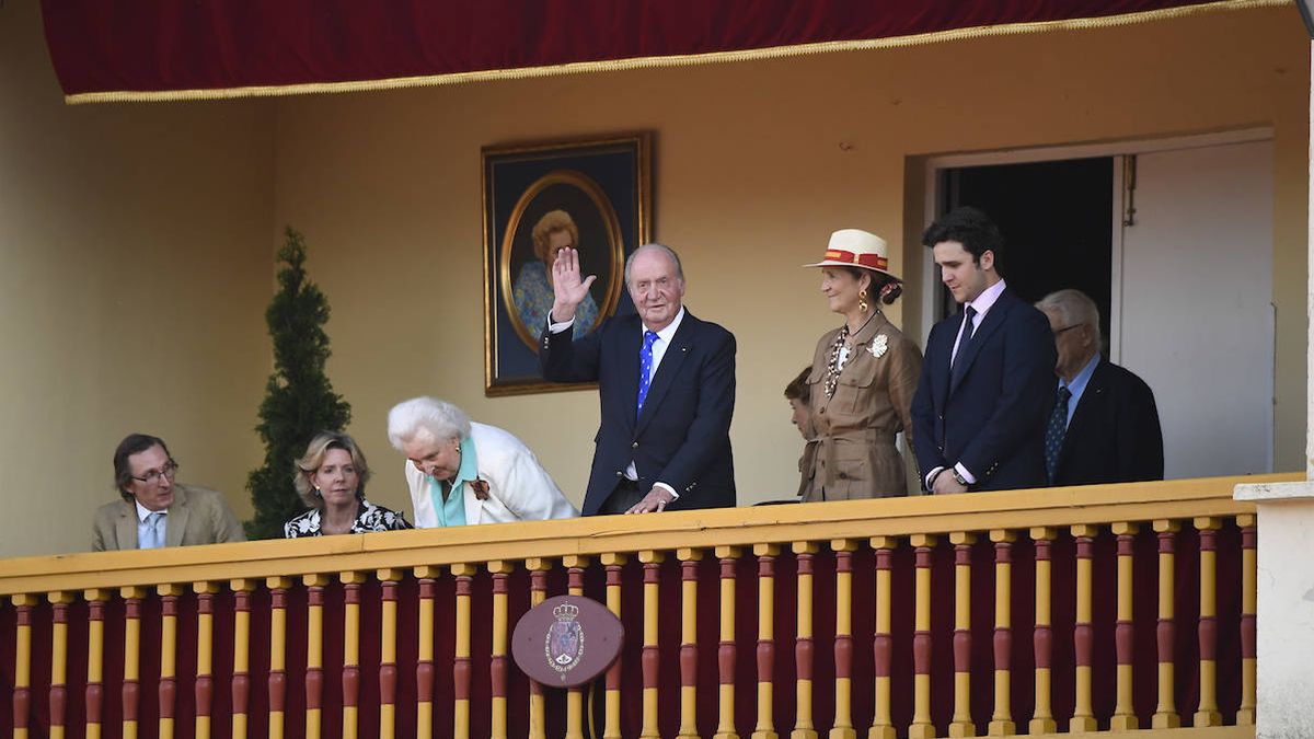 Todas las imágenes de la emotiva despedida del rey Juan Carlos