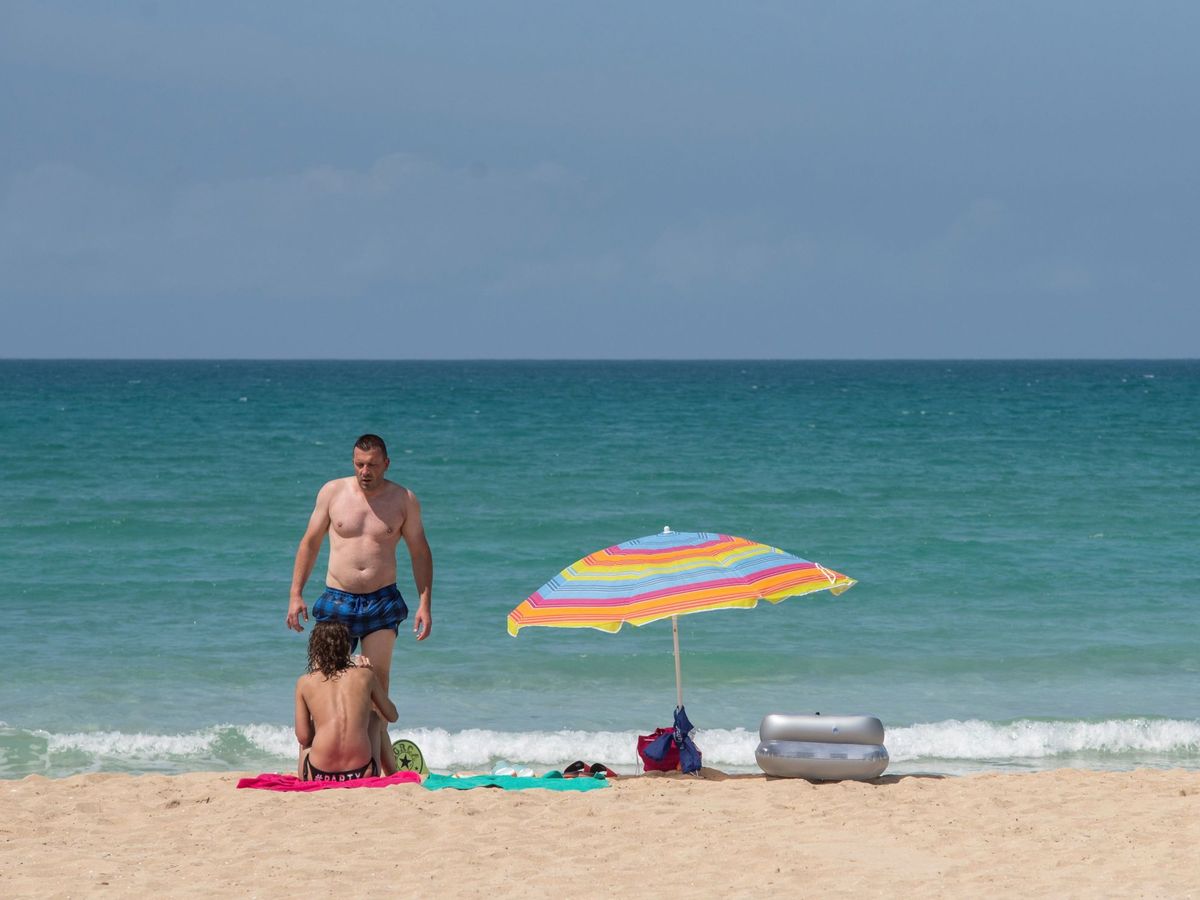 Foto: Turistas alemanes en las playas de Palma de Mallorca