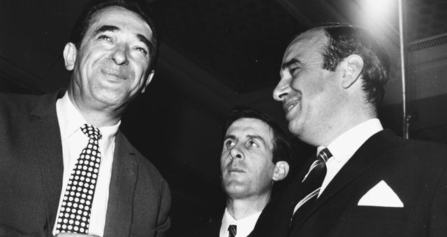 Robert Maxwell y Rupert Murdoch, en 1969. (Getty Images/Keystone/Douglas Miller)