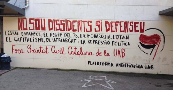 Foto: Pintada en la Universidad de Barcelona. (EC)