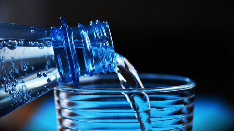 10 beneficios de beber agua con gas y cuándo puedo tomarla