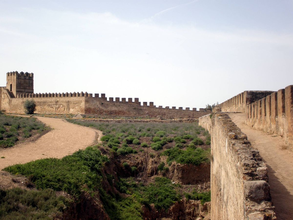 Foto: La muralla de Badajoz. (Wikimedia Commons)