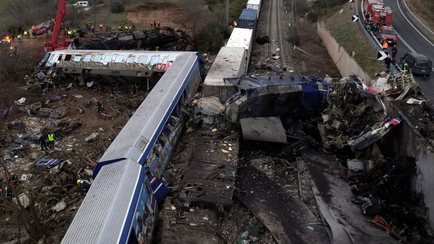 Choque de trenes en Grecia. (Reuters)