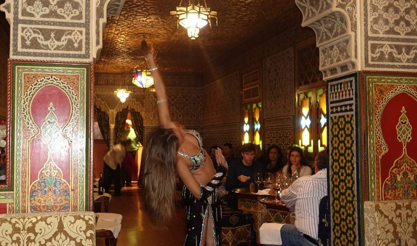 Danza del vientre en el restaurante Al Mouinia.