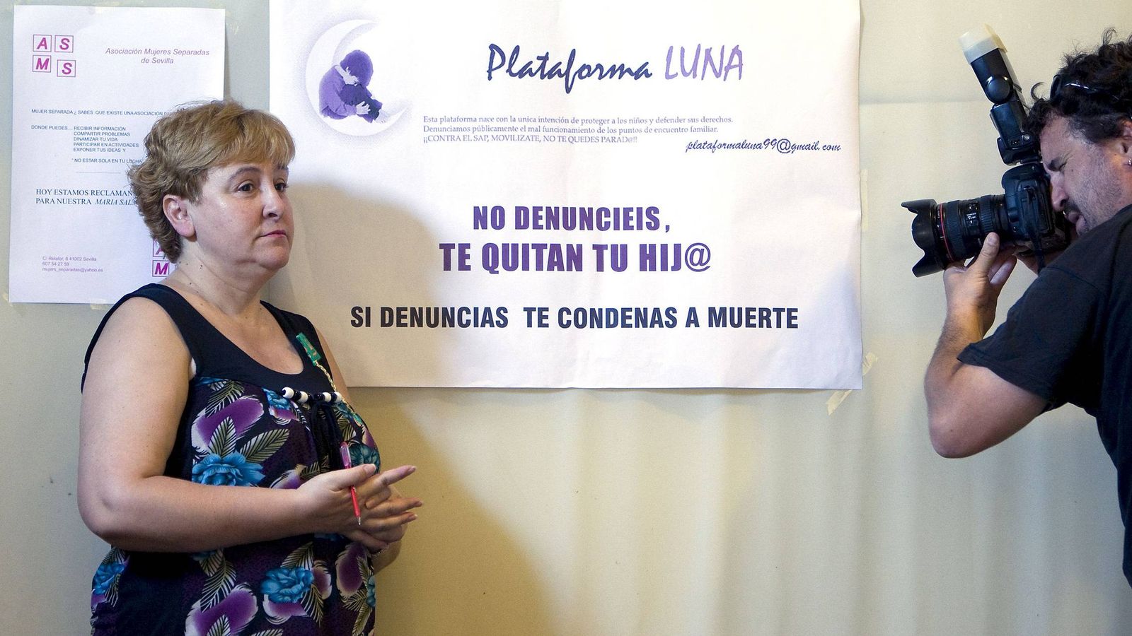 Foto: María Salmerón, cuya hija fue entregada a su padre en 2009 por desobediencia al incumplir el régimen de visitas. (Efe)