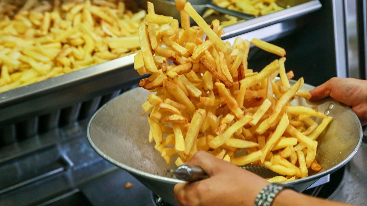 La relación entre la dieta y la gripe que no sabías: ten cuidado con las patatas fritas
