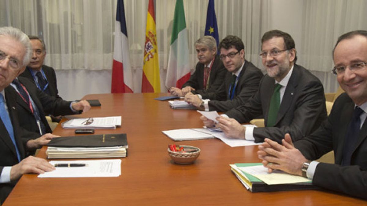 Rajoy se reúne en Bruselas con Monti y Hollande antes del Consejo Europeo