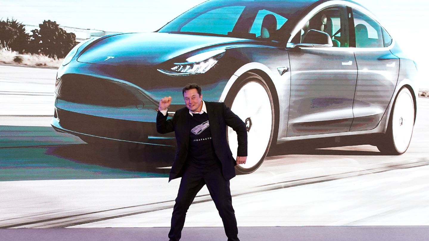 El CEO de Tesla, Elon Musk, en el acto celebrado en la planta de Shanghái. (Reuters)