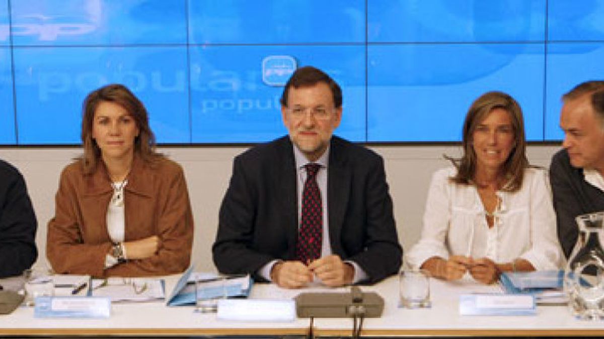 Rajoy dice que el ajuste de Zapatero es "injusto e insuficiente"