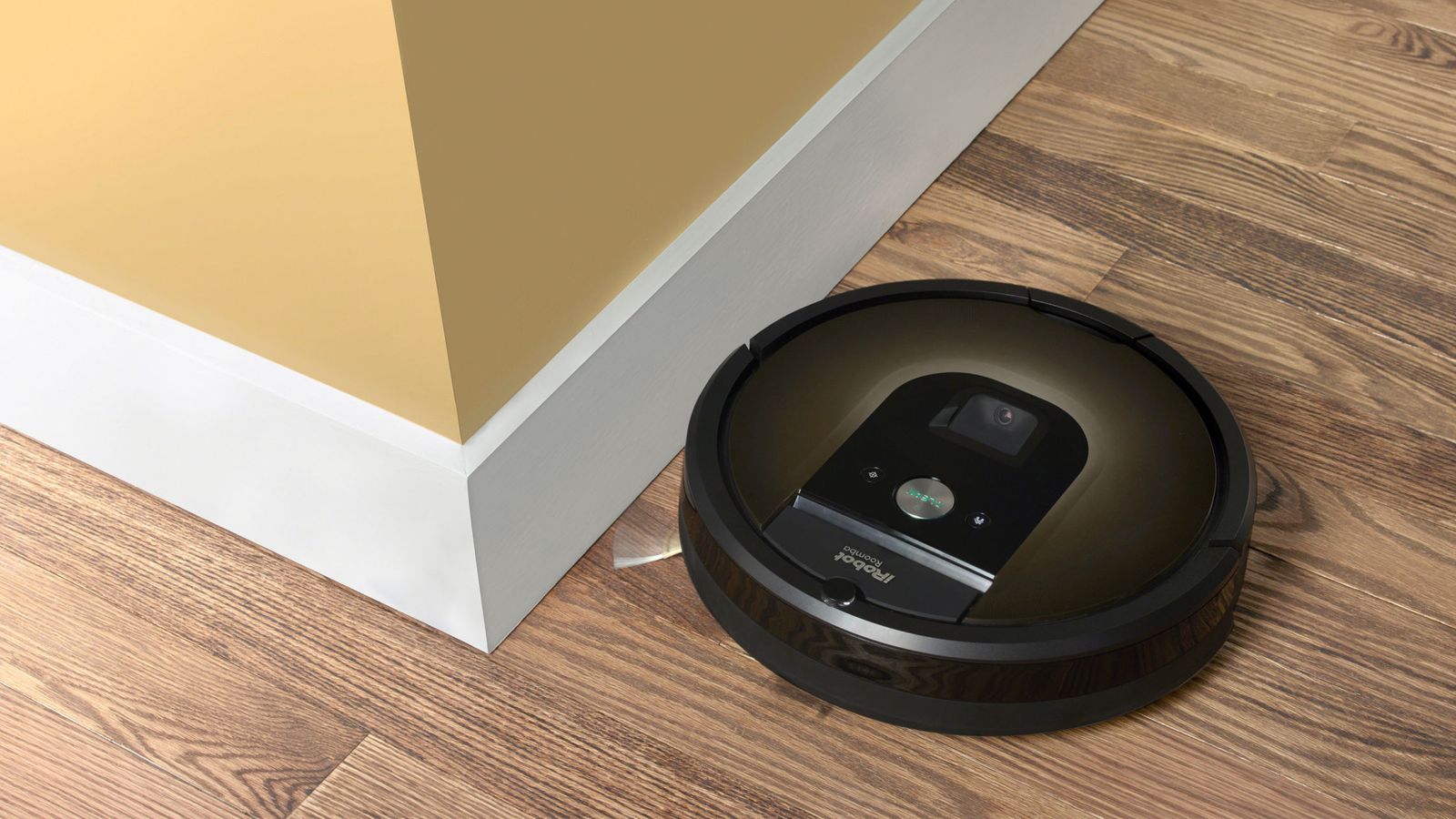 Foto: Un robot Roomba, en plena faena. (Reuters)