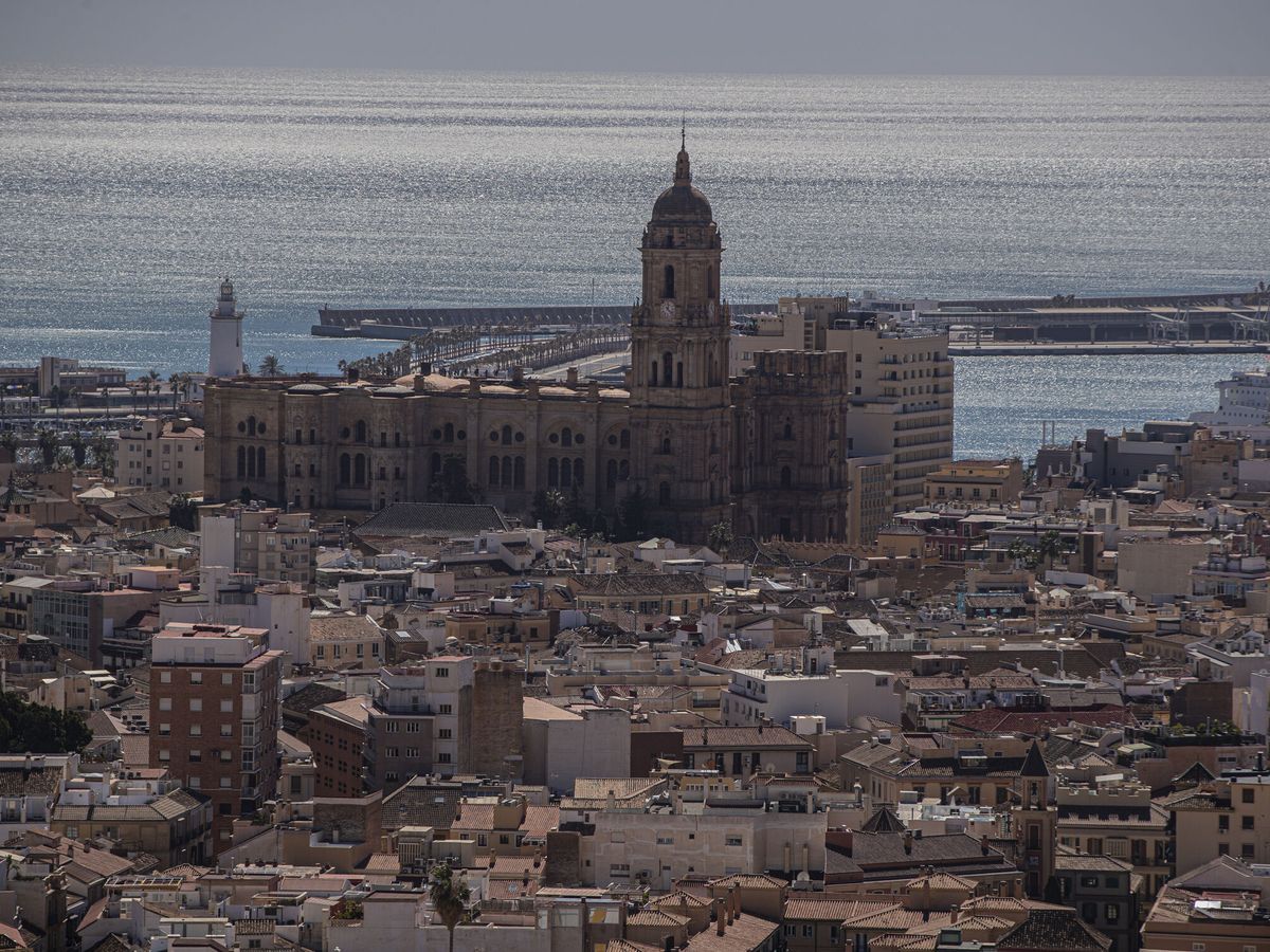 Foto: Vista de la ciudad de Málaga. (EFE/Jorge Zapata)