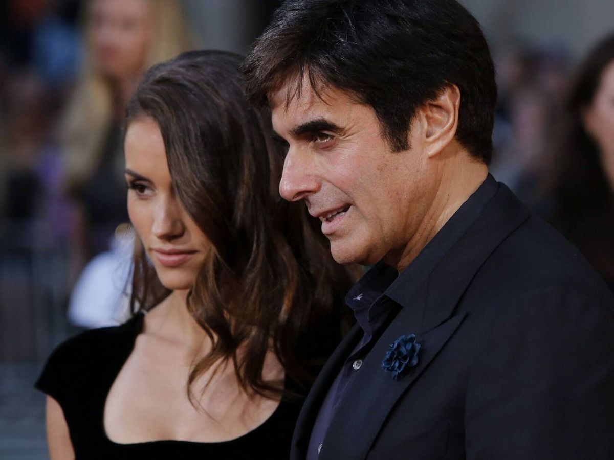 Foto: David Copperfield y su novia, Chloe Gosselin, en un evento de 2013. (EFE)