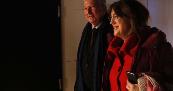 Foto: La exportavoz socialista Soraya Rodríguez, el pasado 6 de febrero en el Congreso, con el diputado de Nueva Canarias Pedro Quevedo. (EFE)