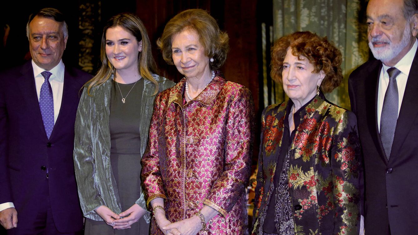 La reina Sofía brilla como nunca en Nueva York para entregar 'sus' premios