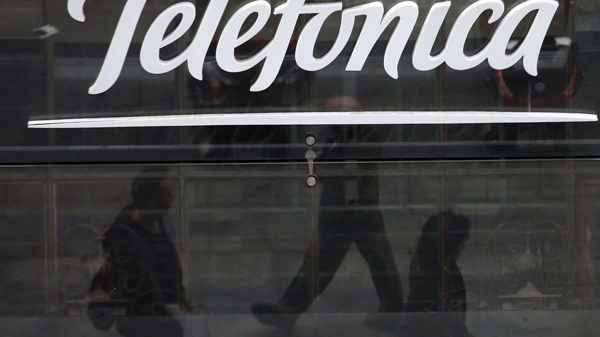 Telefónica estudia subir la oferta por GVT a 8.000 millones en la puja con Telecom Italia