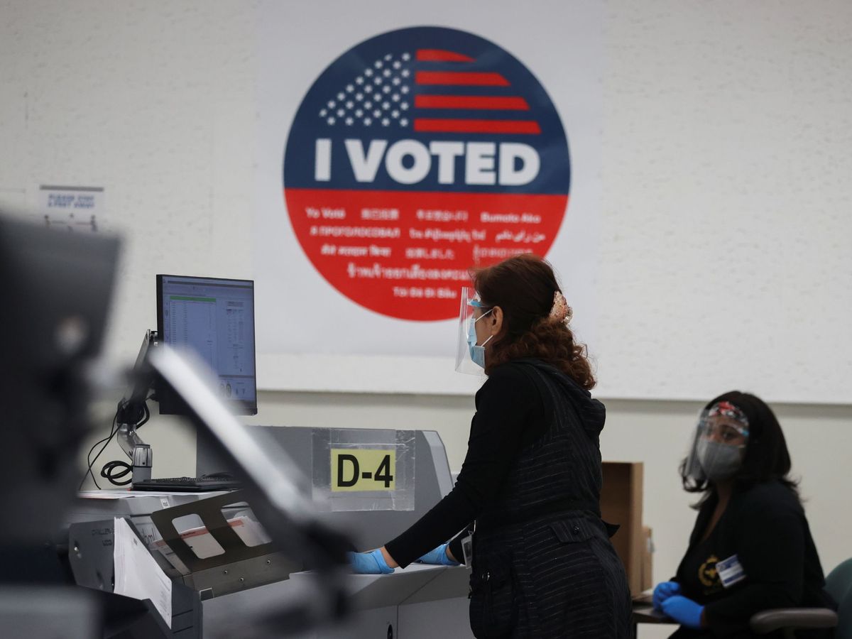 Foto: Centro de voto en las inmediaciones de Los Ángeles, en California. (Reuters)