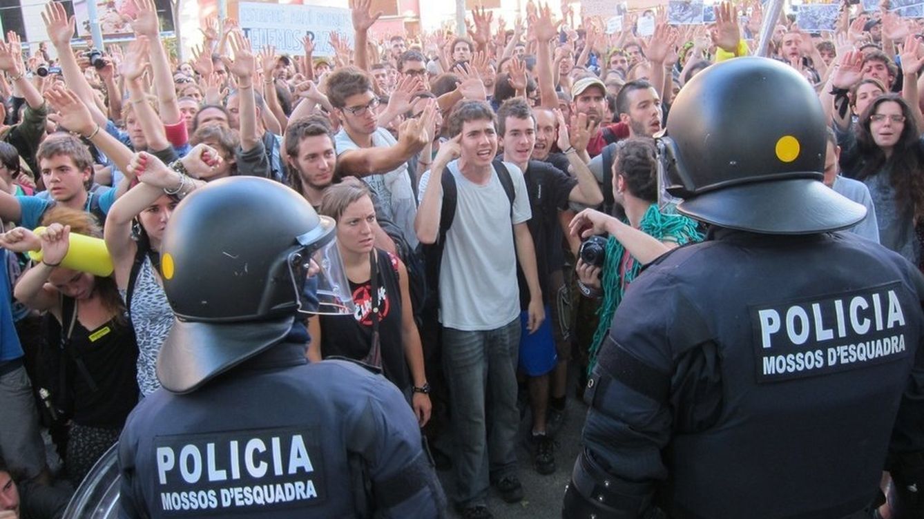 Foto: Imagen del asedio al Parlament catalán en 2011 (EC)